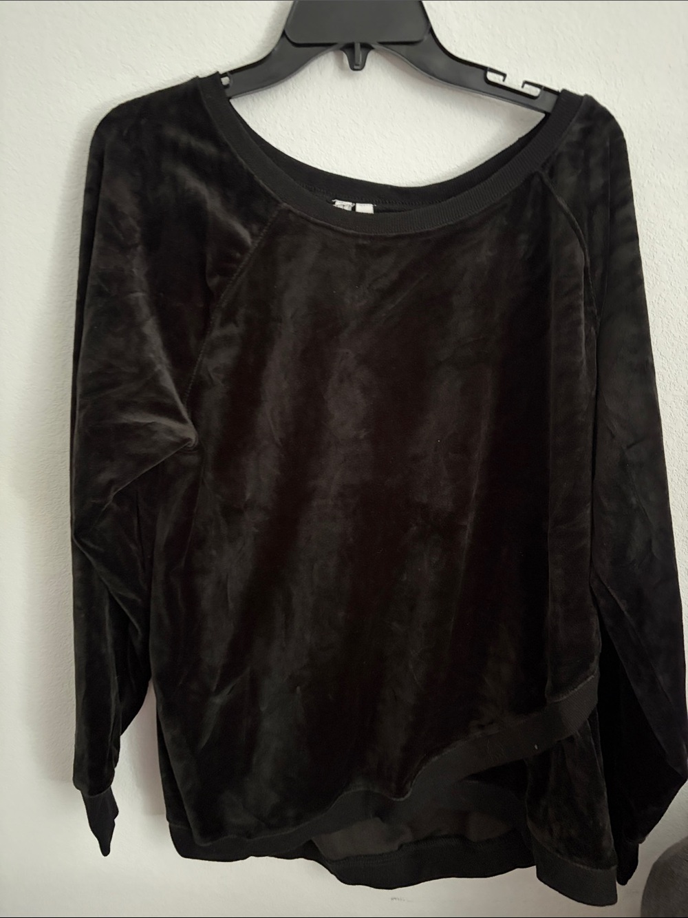 Cable & Gauge Black Velvet Long Sleeve. Velour